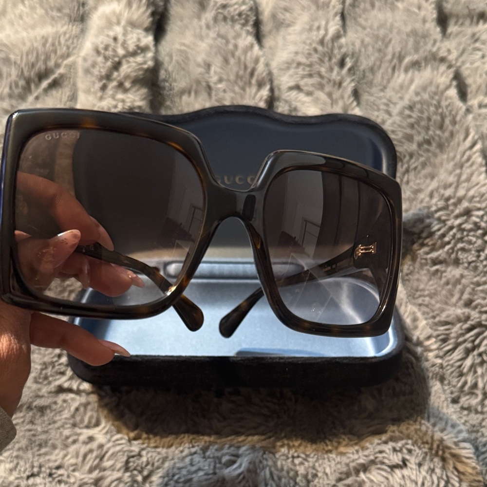 Gucci Black Gradient Square Oversized Sunglasses … - image 5